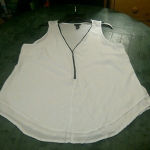 Rue 21 Sleeveless shirt with Zipper XL